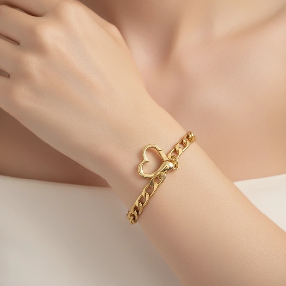 Chic Gold Heart Necklace and Bracelet Set
